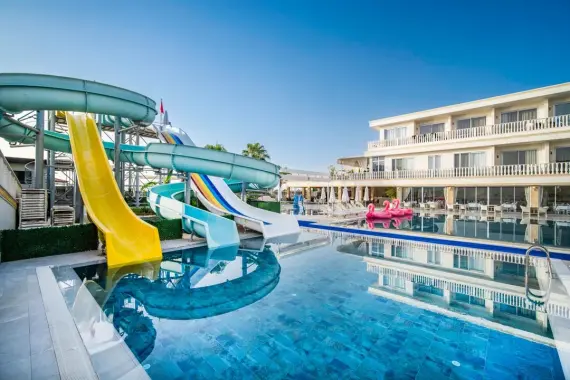 SL La Perla Hotel Genel Görünüm Küçük Resim