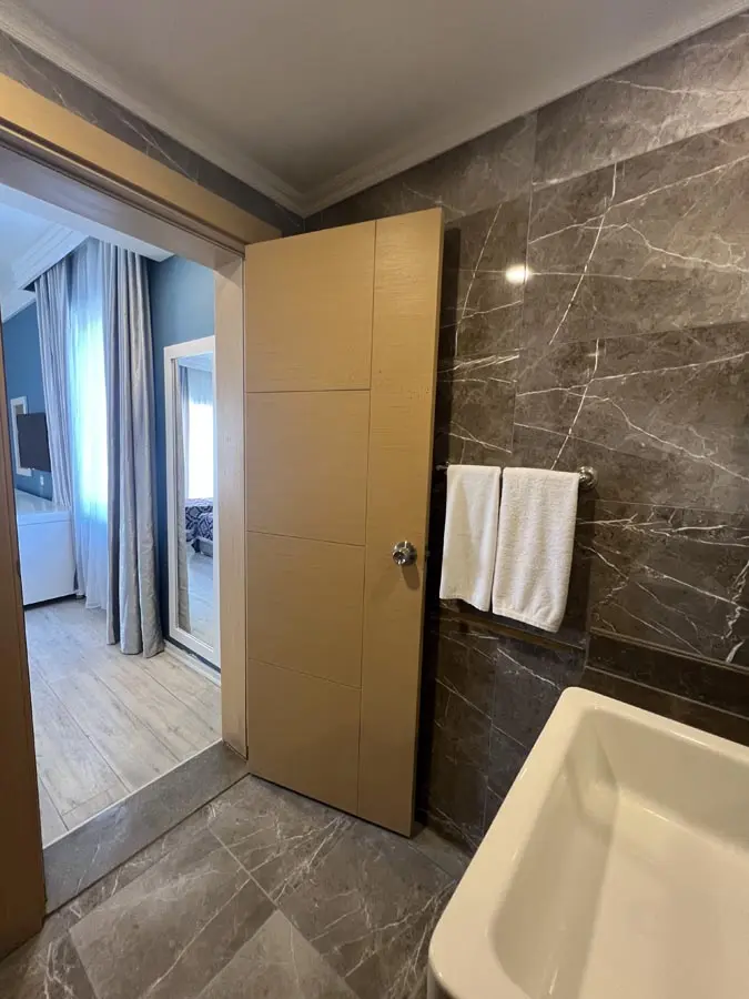 Kara Manzaralı Standart Oda